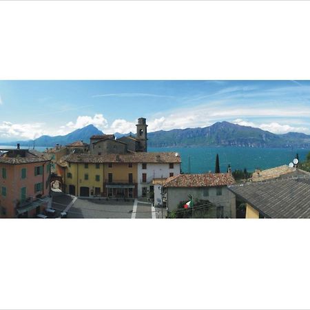 Attico Nel Borgo Apartamento Torri Del Benaco Exterior foto