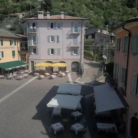 Attico Nel Borgo Apartamento Torri Del Benaco Exterior foto