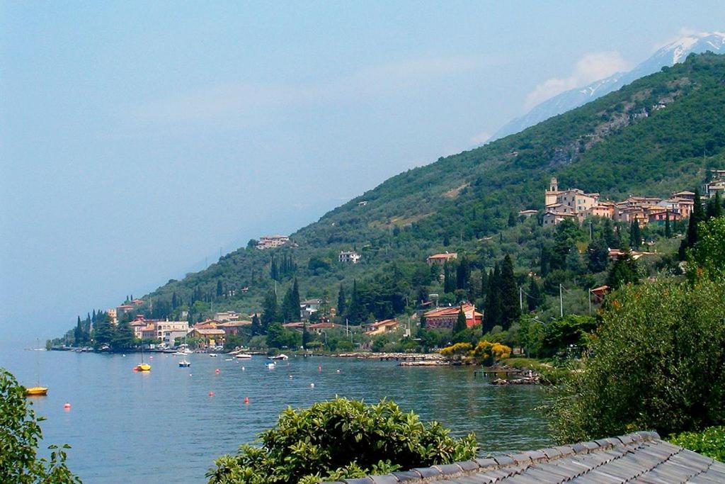 Attico Nel Borgo Apartamento Torri Del Benaco Exterior foto